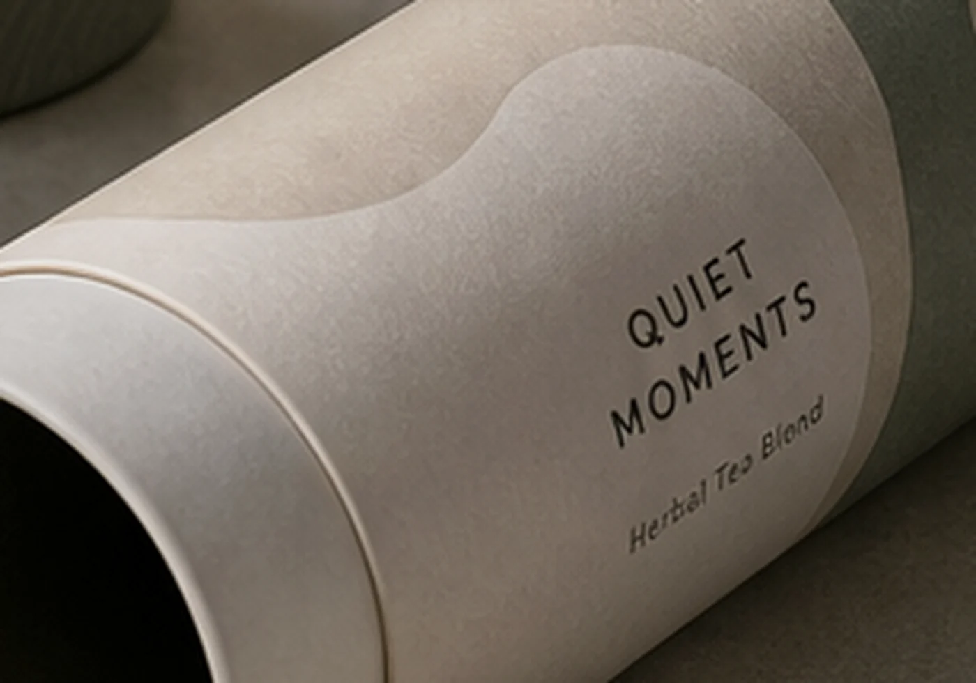 Round paper tube packaging suitable for food and cosmetic products